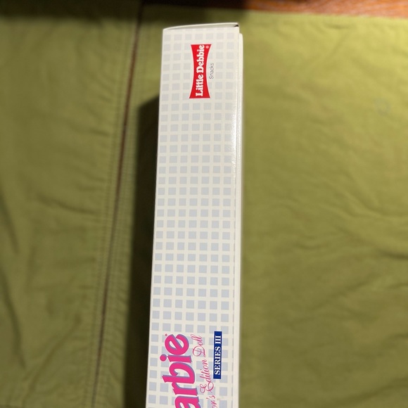 Little Debbie… Barbie collectors Edition Series 3 - Picture 6 of 7